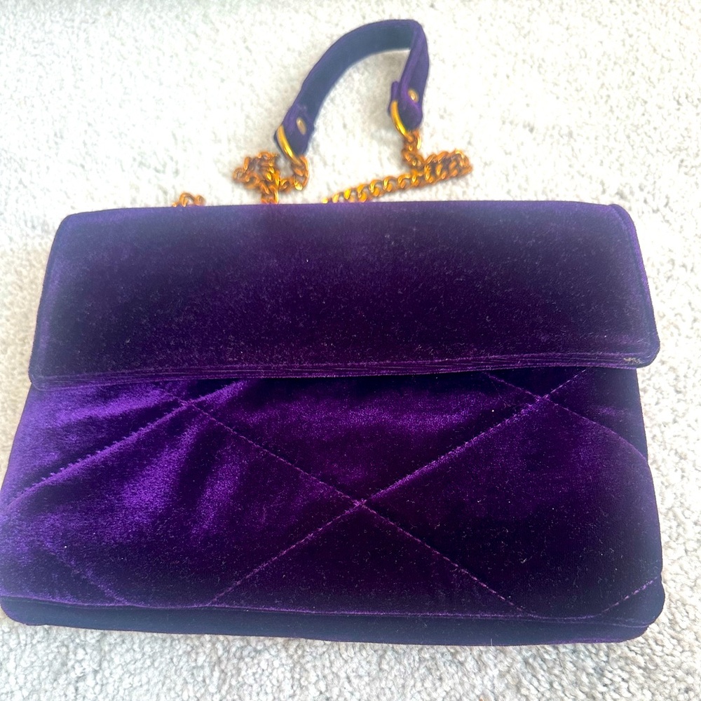 Purple Velvet purse with Gold chain handle - Picture 6 of 15